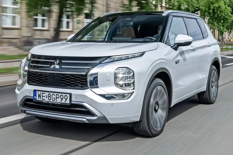 Mitsubishi Outlander: Który silnik będzie najlepszym wyborem?